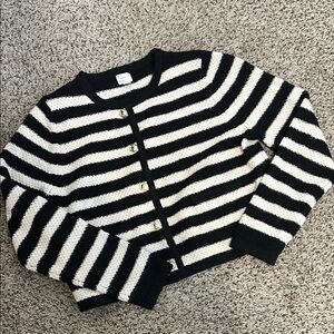 Elegant Striped Cardigan 🤍